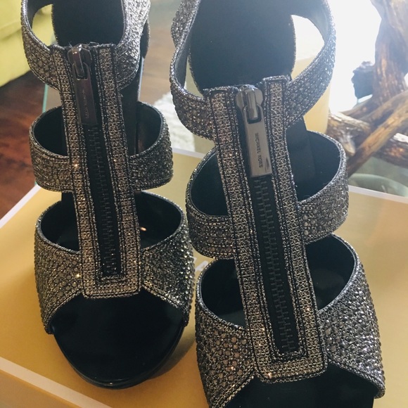 Shoes - Picture 3 of 3